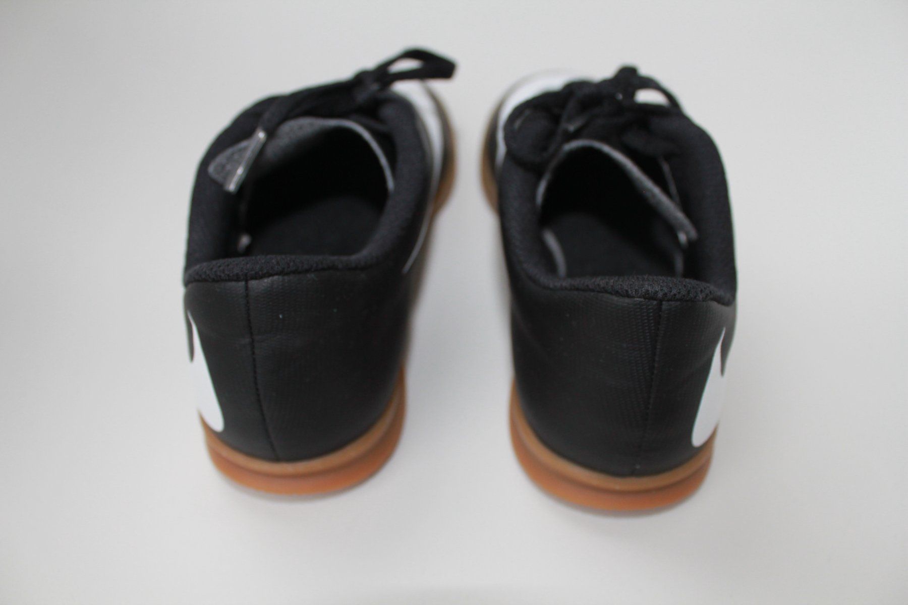 Nike Scarpe per ragazzi: Chaussures de footbal Nike taille env. 33 - 34 – Usato da Peseux venduto da Gilloss 3