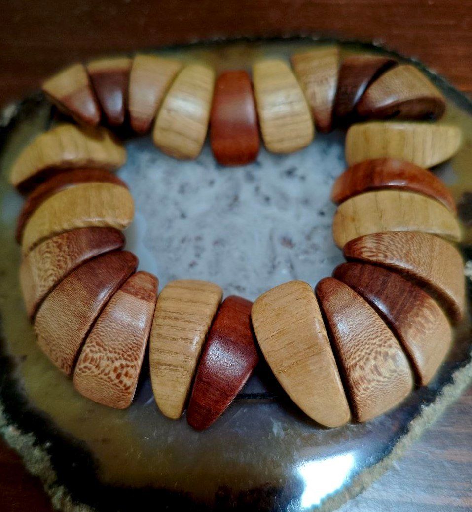 Armbänder & -reifen: 24 MASSIVHOLZELEMENTE: EICHE,BUCHE,OLIVENBAUM,ROTEBAUM – Neu (gemäss Beschreibung) aus Weiningen ZH von actera