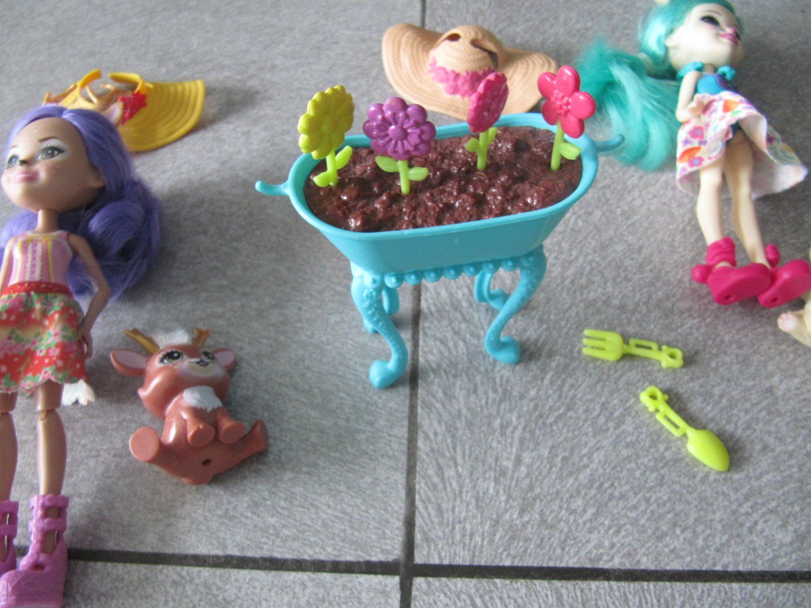 Bambole: Enchantimals: Danessa Deer & Fluffy Bunny "Garden Magic" – Usato da Arbedo venduto da nadia1973 3