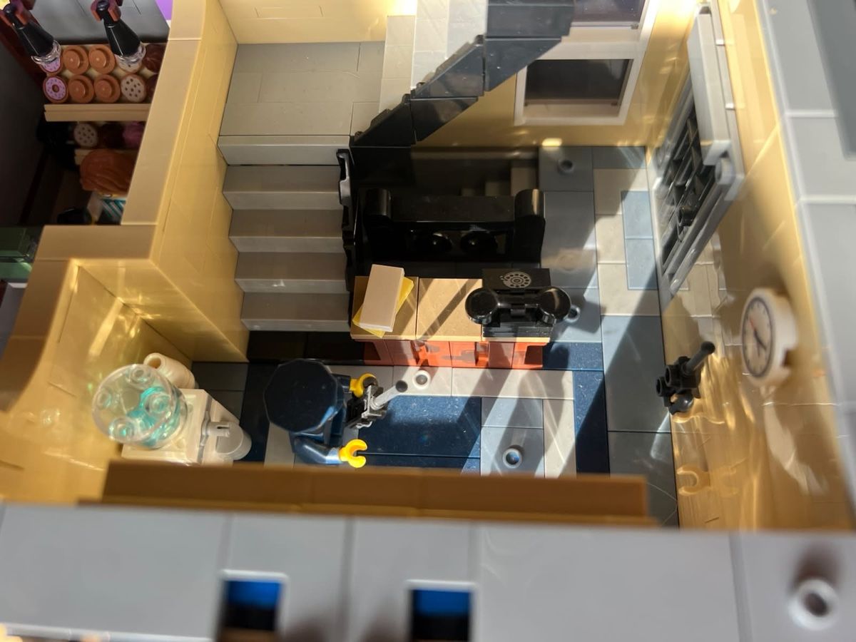 Kit di costruzioni: Lego Polizeistation 10278 Modular Building  – Usato da Wattwil venduto da Weinachtsmann 4