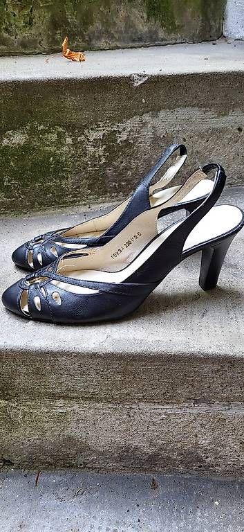 Damenschuhe: NEU Lederpumps Sandalen Gr. 35 – Neu (gemäss Beschreibung) aus Basel von kri_wd99 1
