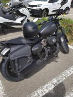 Hyosung Bobber 300 quasi neuve, accessoires, prix négociable