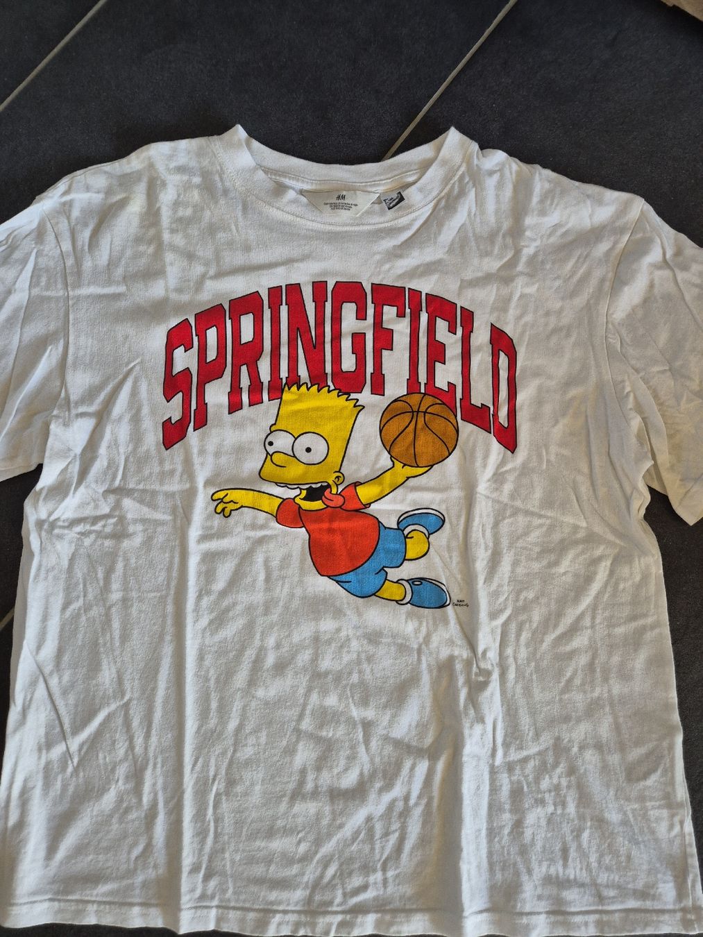 H&M Hemden, T-Shirts & Polos: T-Shirt, Simpsons Springfield H&M,Gr. 152 – Gebraucht aus Büsserach von Fairprice_83
