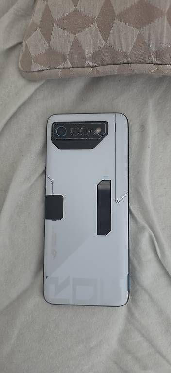 Telefoni cellulari / Smartphones: Ausus phone 7 – Usato da Chêne-Bougeries venduto da ona_d57w 1