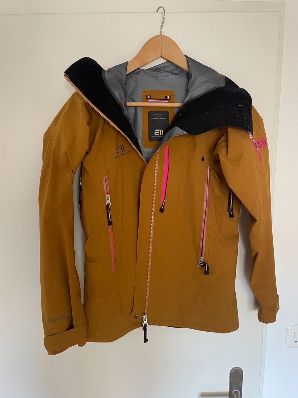 Elevenate Jacken: Hardshell-Jacke Goretex Damen Gr XS/S – Gebraucht aus Zürich von LaSorella