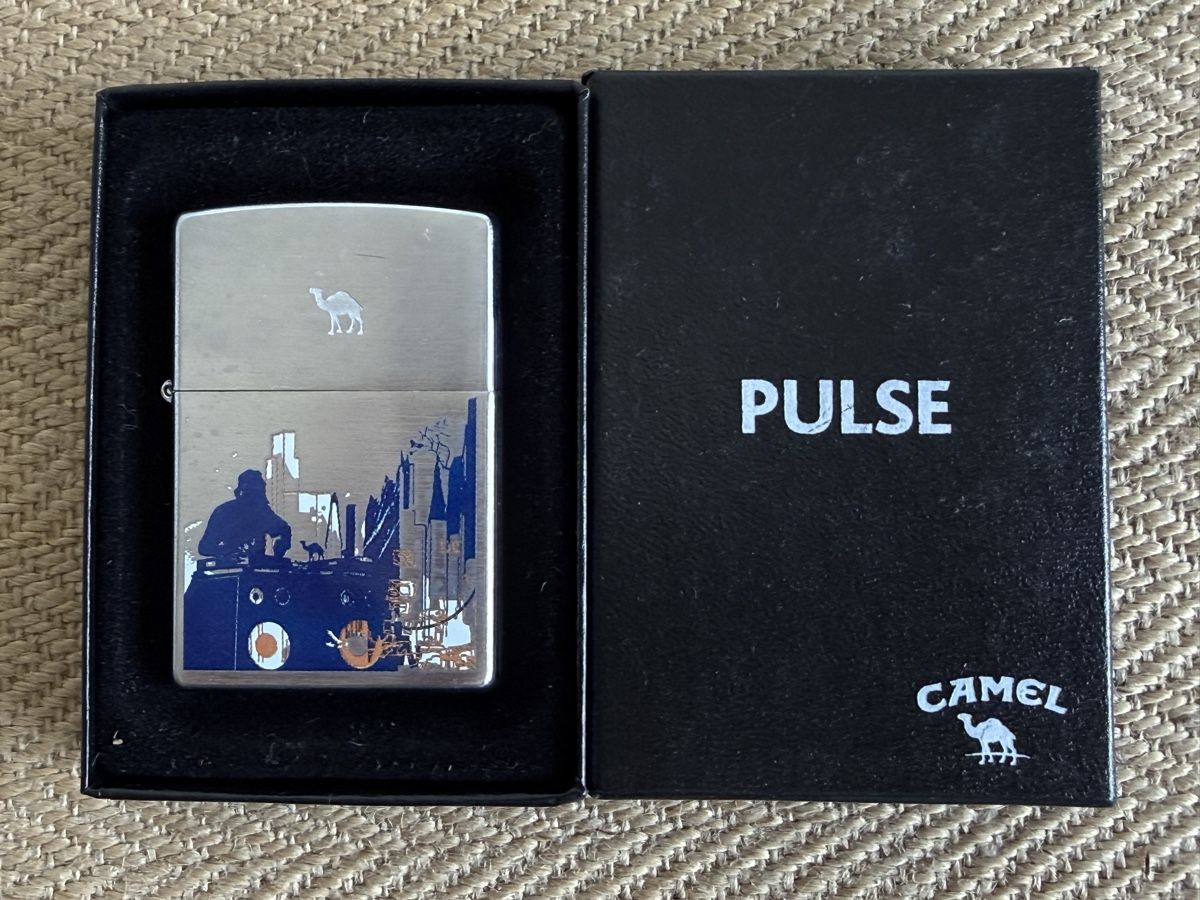 Zippo Accendini: ZIPPO Feuerzeug CAMEL Pulse in OVP  – Usato da Konolfingen venduto da petzipetz