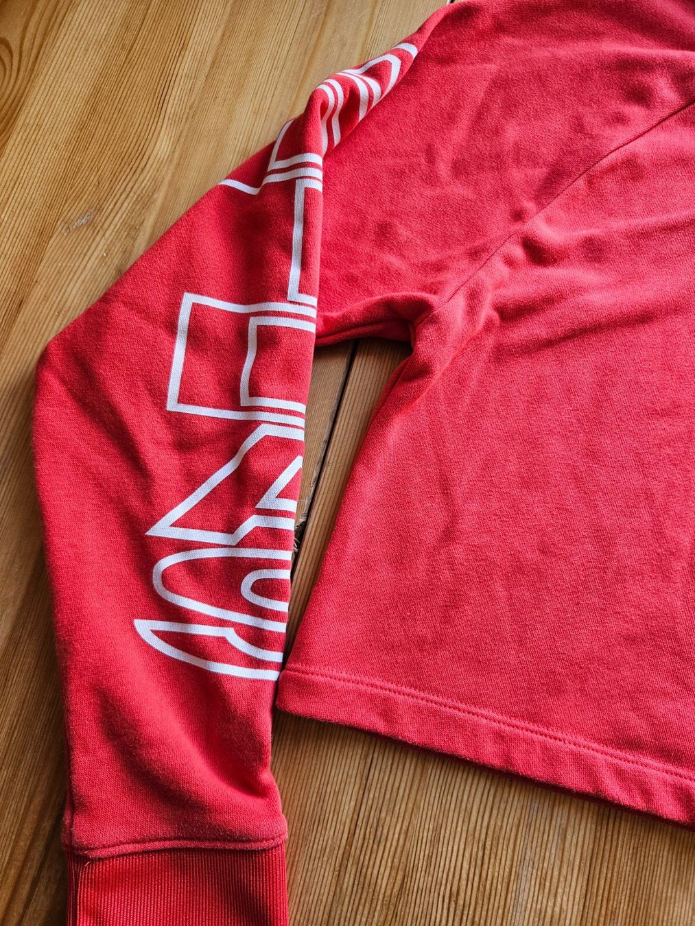 Adidas Pullover & Sweatshirts: Cropped Sweater adidas Grösse S retro Pullover Hoodie – Gebraucht aus Hägglingen von United-Village-Trade 4