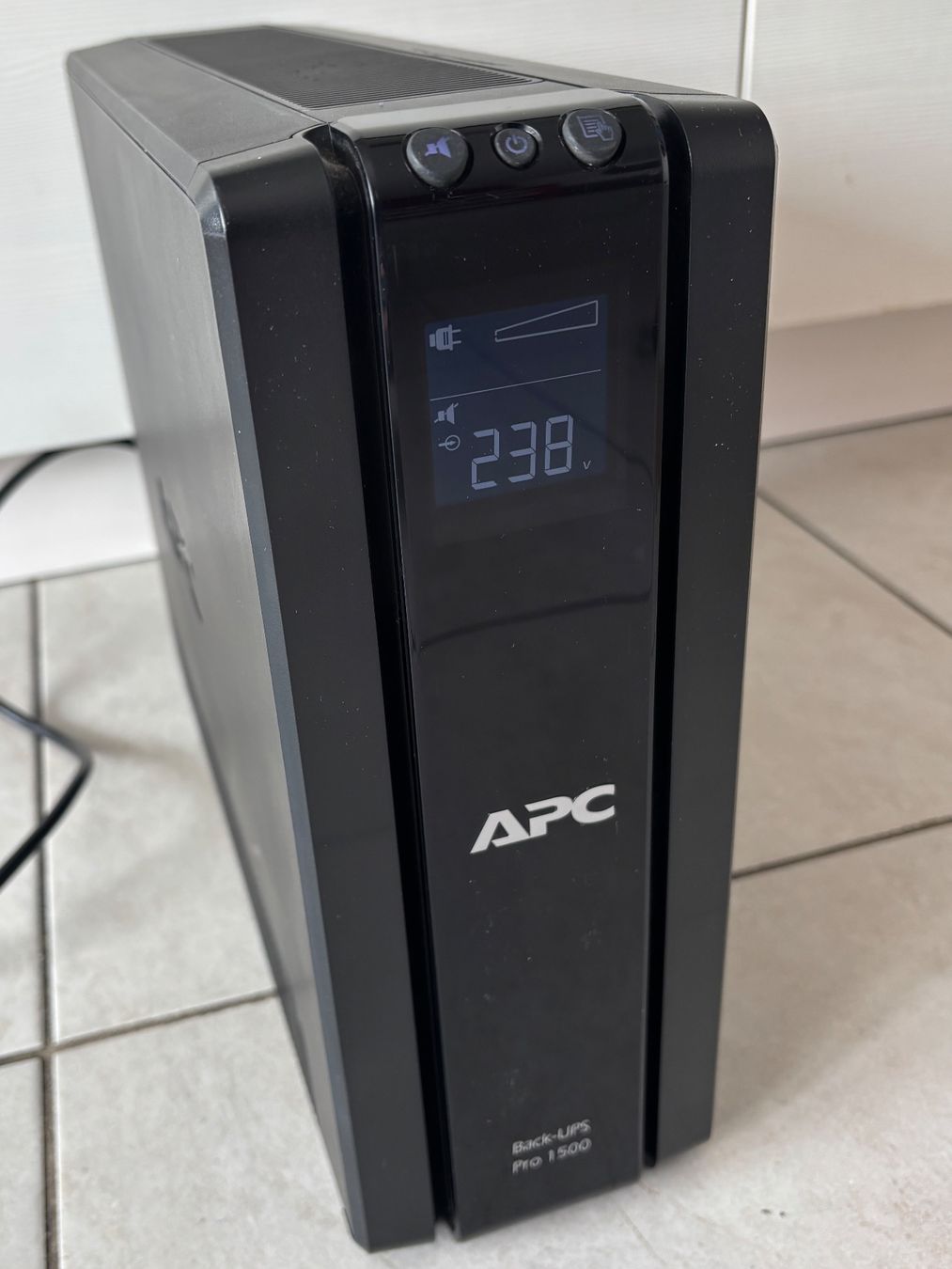 Componenti elettronici: USV APC Back-UPS Pro 1500 – Usato da Immensee venduto da avs_hd9m