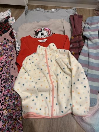 Huge lot girls clothes, sizes 110/116, great condition!