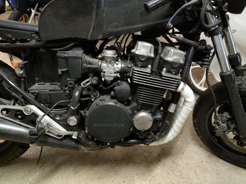 Cronologia CBX 750F