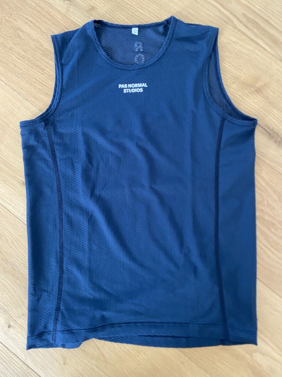 Pas Normal Studios T-shirts: PNS Pas Normal Studios Funktionsshirt / Base Layer, Gr M – D'occasion à Appenzell par ruko01