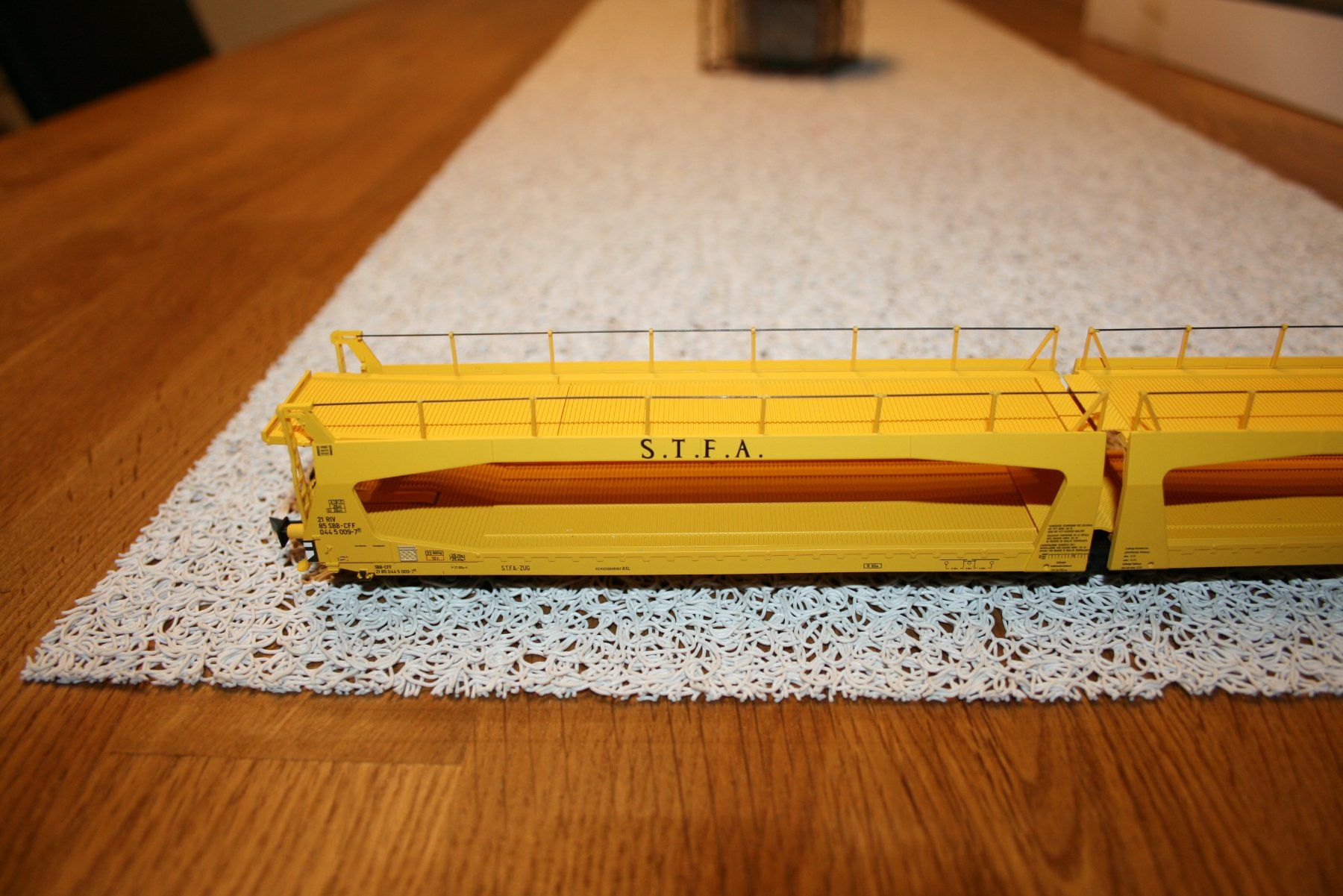 Roco Modellini di ferrovie: Roco 66519 SBB Autotransportwagen Laeks STFA – Usato da Bavois venduto da Alainuldry 2