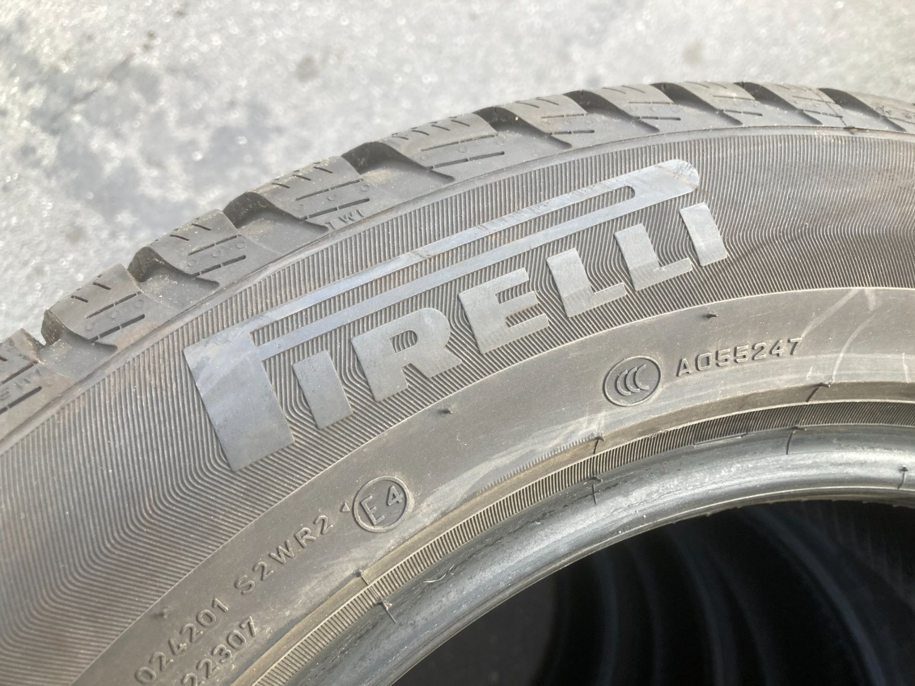 Pirelli Pneumatici & Ruote complete: 205/60R16 Winterpneu Pirelli – Nuovo e nell'imballaggio originale da Cham venduto da Cham6332