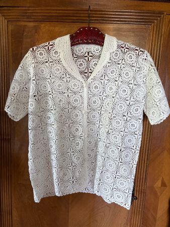 Handgemachter Vintage gehäkelter Spitzen-Sommerpullover