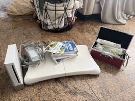 Nintendo Wii Set mit Balance Board, Spielen & Zubehör