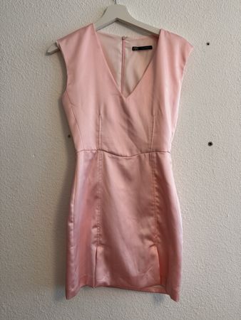 robe satinée rose clair Zara 