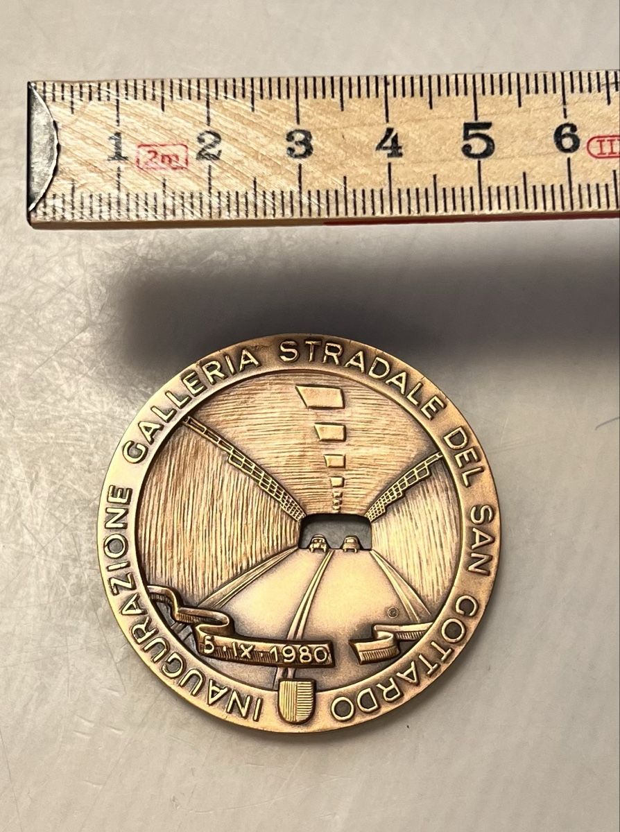 Medaillen: Gotthard Strassentunnel Medaille Kupfer  – Gebraucht aus Sevelen von Ritiplampi 4