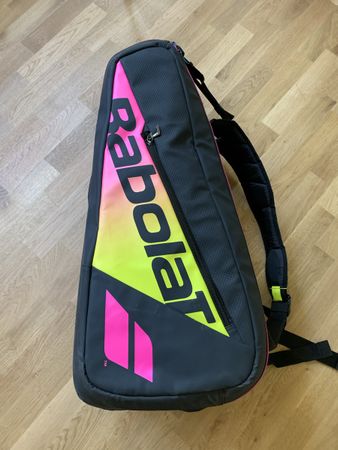 Neuwertige Tennis Tasche für bis 6 Schläger 