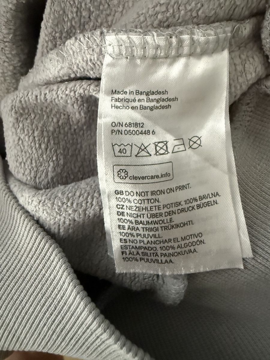 Maglioni & Felpe: Pullover Grau mit Print Gr. M leichte Gebrauchsspuren – Usato da Horw venduto da ast_b5c6 1