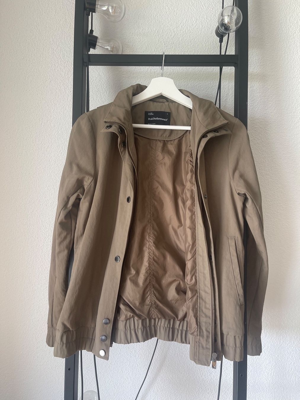 Peak Performance Giacche: Peak Performance Damen Jacke Gr. S Beige – Usato da Zürich venduto da StudioZH 4