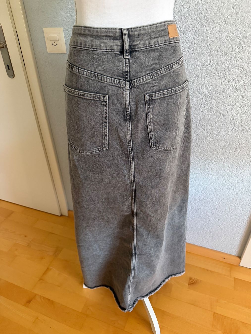 Gonne: Part Two Jeansrock lang Gr 44 – Nuovo (secondo la descrizione) da Lohn SH venduto da mathea 4