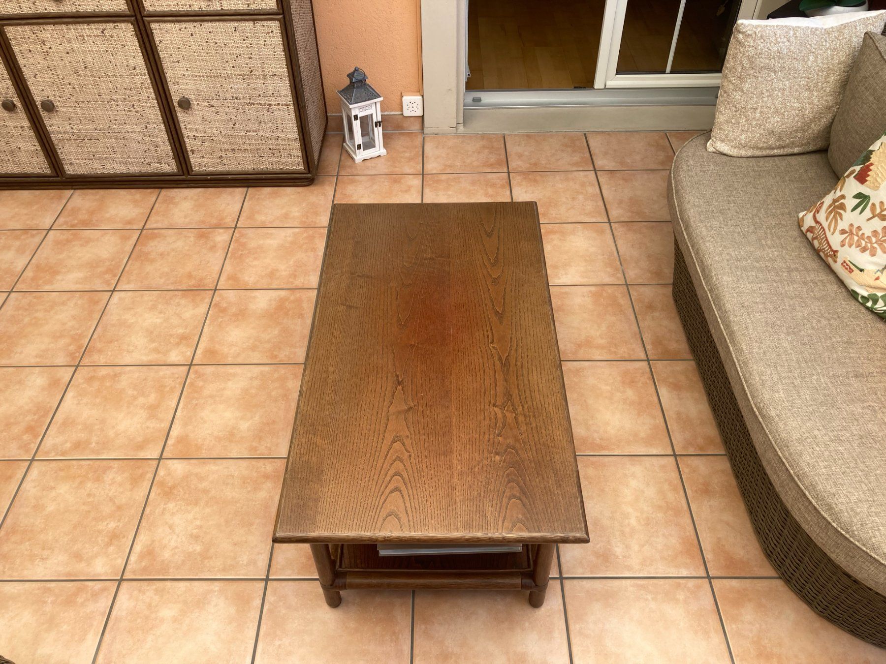 Tavoli: Vintage Rattan & Solid Wood Coffee Table with 2 Drawers – Usato da Crissier venduto da GOGOBABAY 3