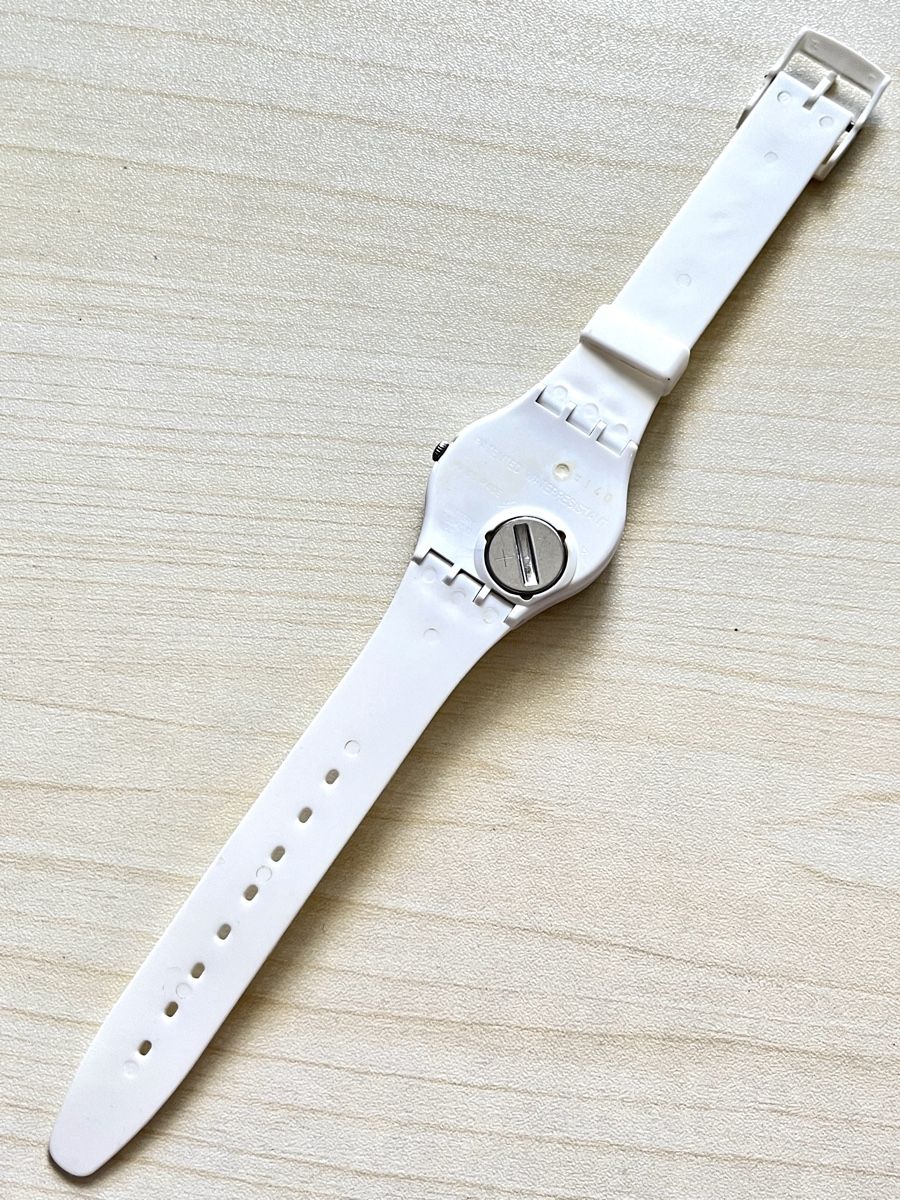 Swatch Montres: Swatch Swiss Uhr Weiss  – D'occasion à Grenchen par chththl 3