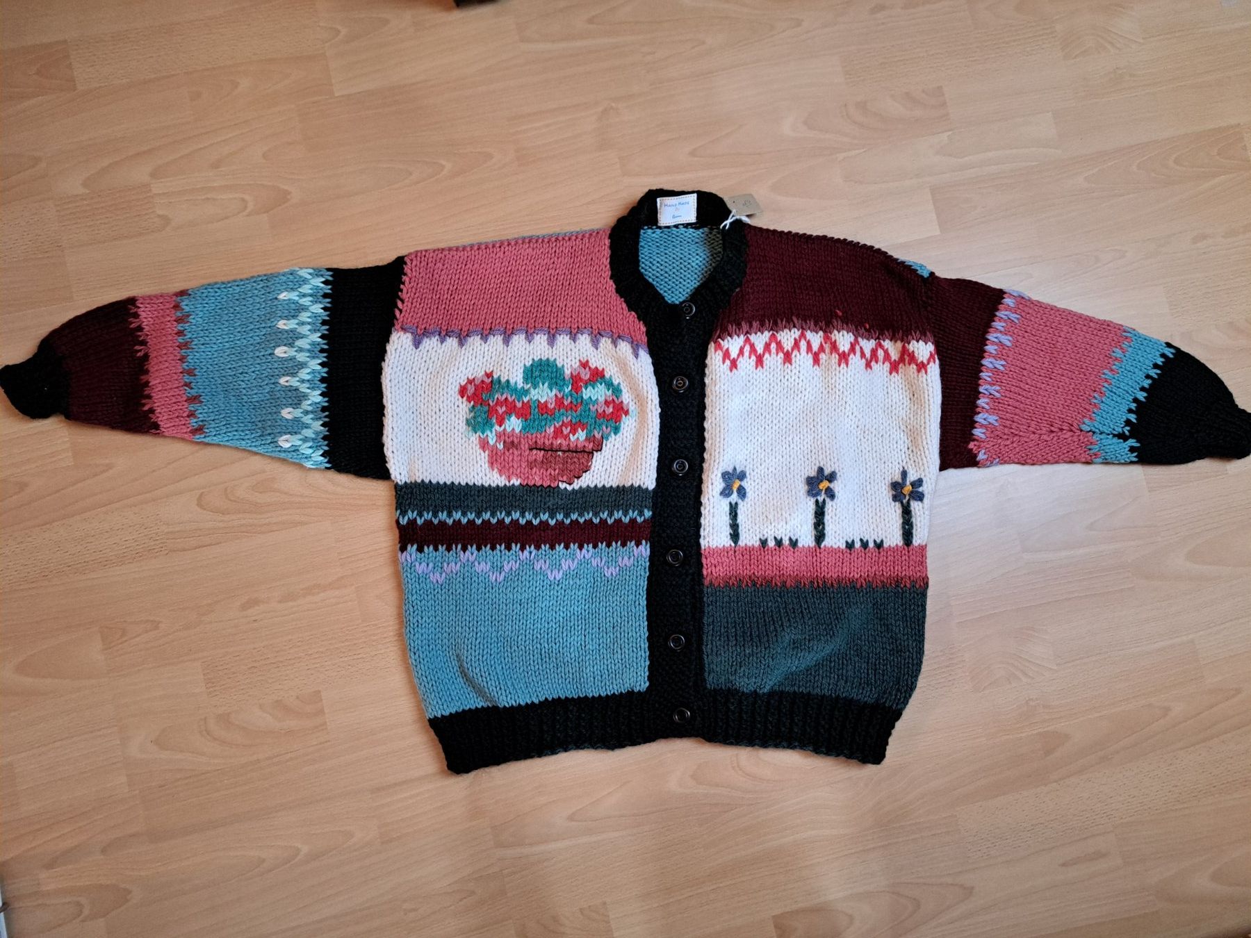 Jacken: Aufwändig gestrickte Wolljacke vielfarbig. – Neu (gemäss Beschreibung) aus Hettiswil von san_kf5h