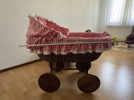 Stubenwagen / Kinderwagen min 45 Jahre alt
