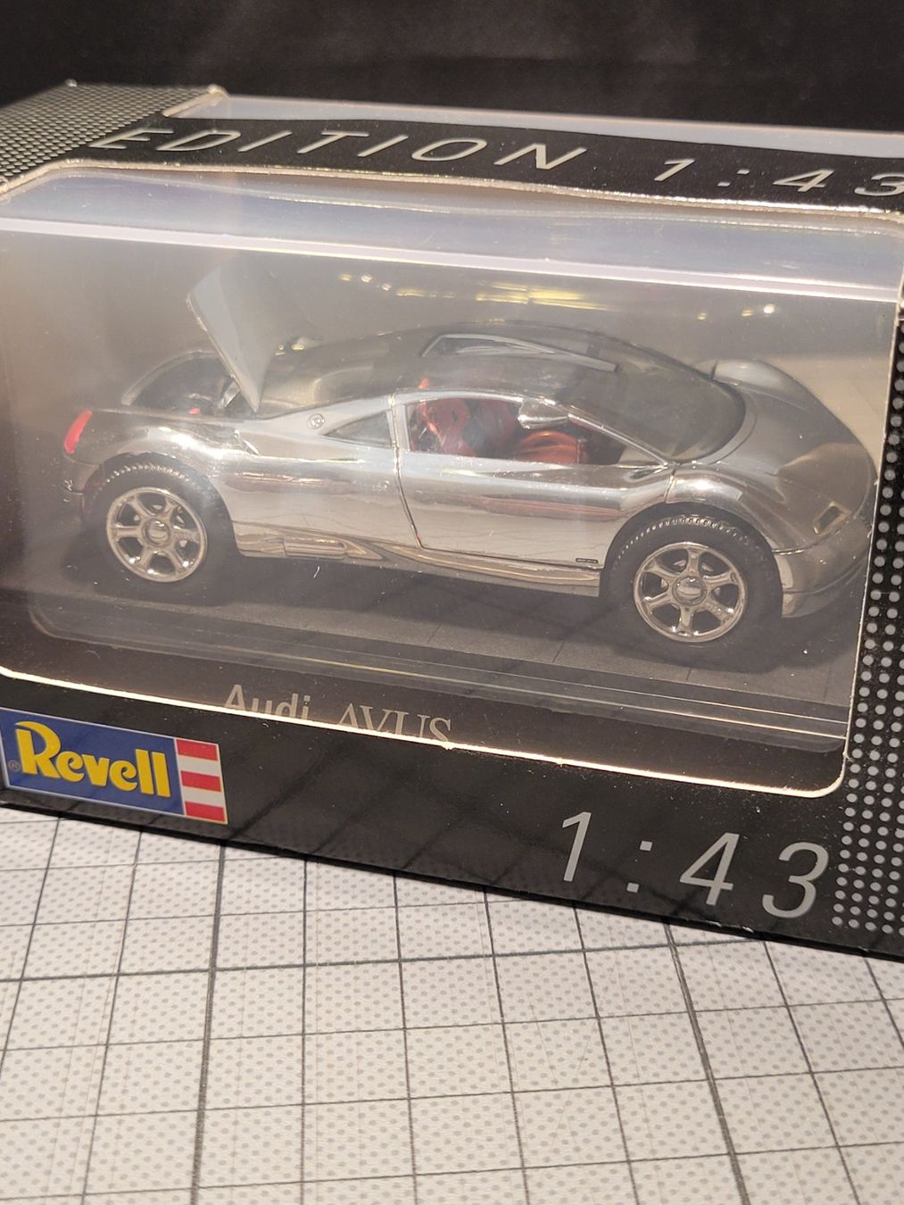 Audi Modellini d'auto: Audi AVUS quattro miniature chromée – Nuovo (secondo la descrizione) da Chézard-St-Martin venduto da AlPat-Collections 5