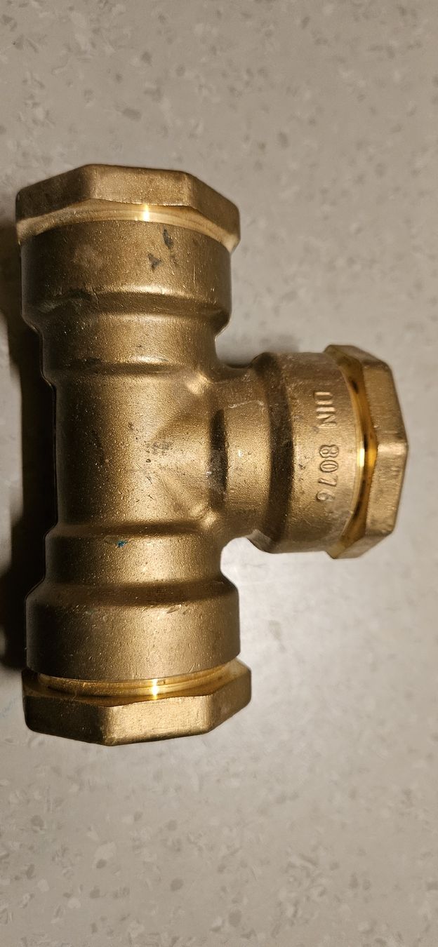 Gardena Rohre & Schläuche: Messing Fitting T-Stück, ISIFLO 32mm – Neu (gemäss Beschreibung) aus Baar von Vel...Baar45 3