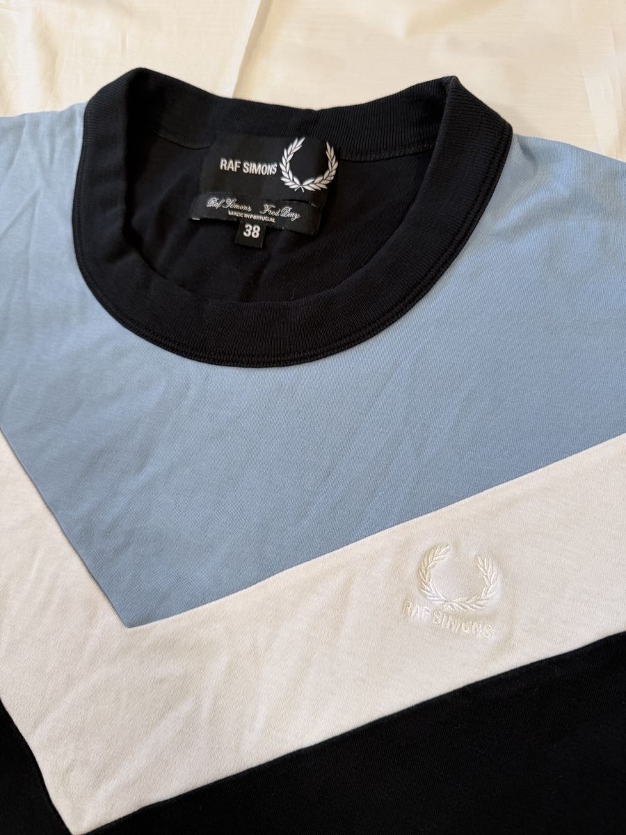Raf Simons Pullover & Sweatshirts: Raf Simons X Fred Perry  – Gebraucht aus Pfäffikon ZH von Nataliia. 1