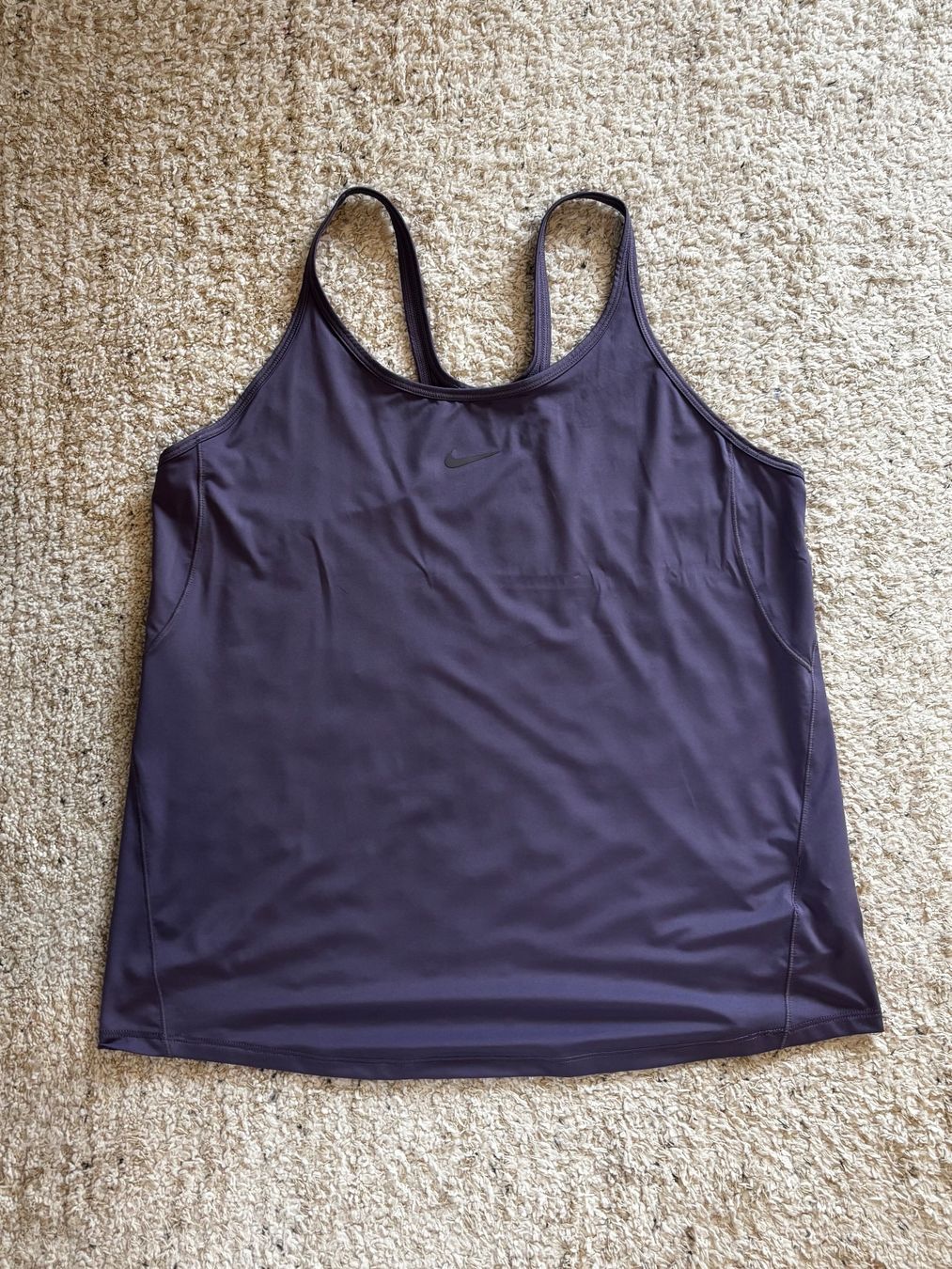 Nike Tops: Nike sports top - size M – Gebraucht aus Cully von Maar_K