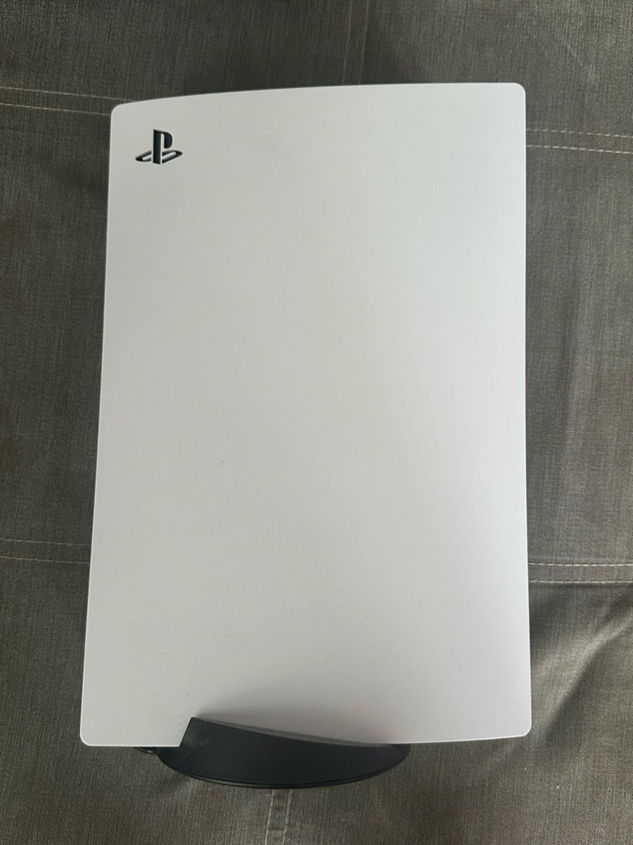 Sony Consoles: PlayStation 5 mit Laufwerk – D'occasion à Derendingen par pra_p5d2 2