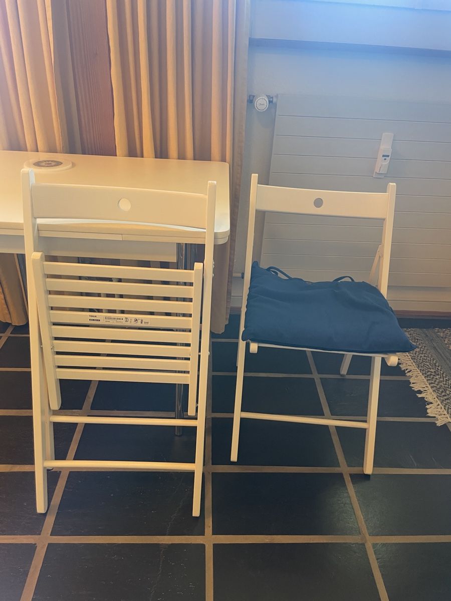 Ikea Stühle: 2 Holzgartenstühle weiss – Gebraucht aus Basel von Dawuety