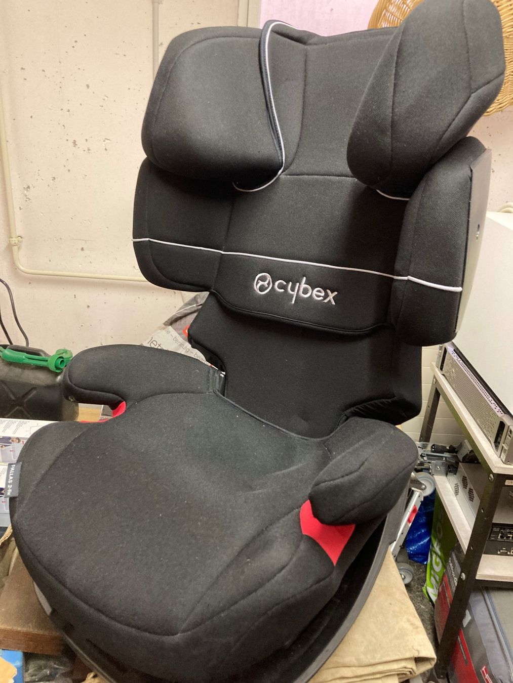 Cybex Sièges auto: CYBEX Silver Pallas 2 Fix Pure Black – D'occasion à Fislisbach par Djurasek