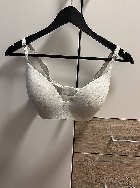 Altra biancheria intima: Victoria Secret BH Grösse 75D – Usato da St. Gallen venduto da mustang96
