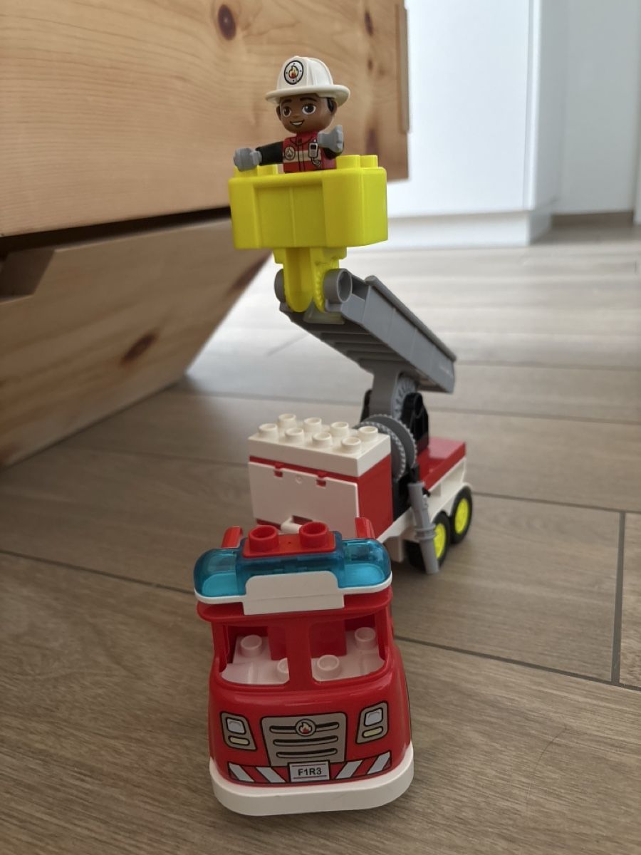 Lego Spielzeuge: Feuerwehrauto – Gebraucht aus Oberriet SG von melaja
