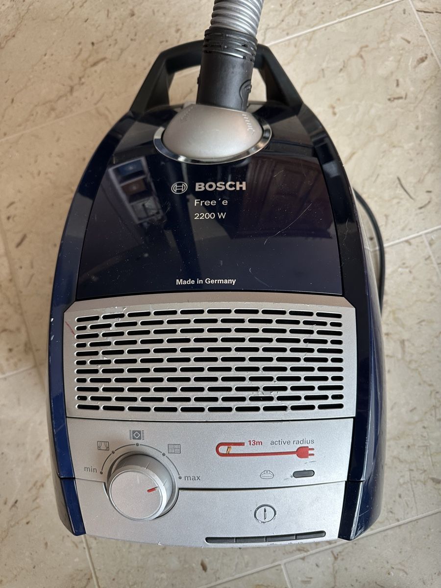 Bosch Aspirapolveri & Accessori: Staubsauger Bosch 2200W – Usato da Zürich venduto da Mues-102 1