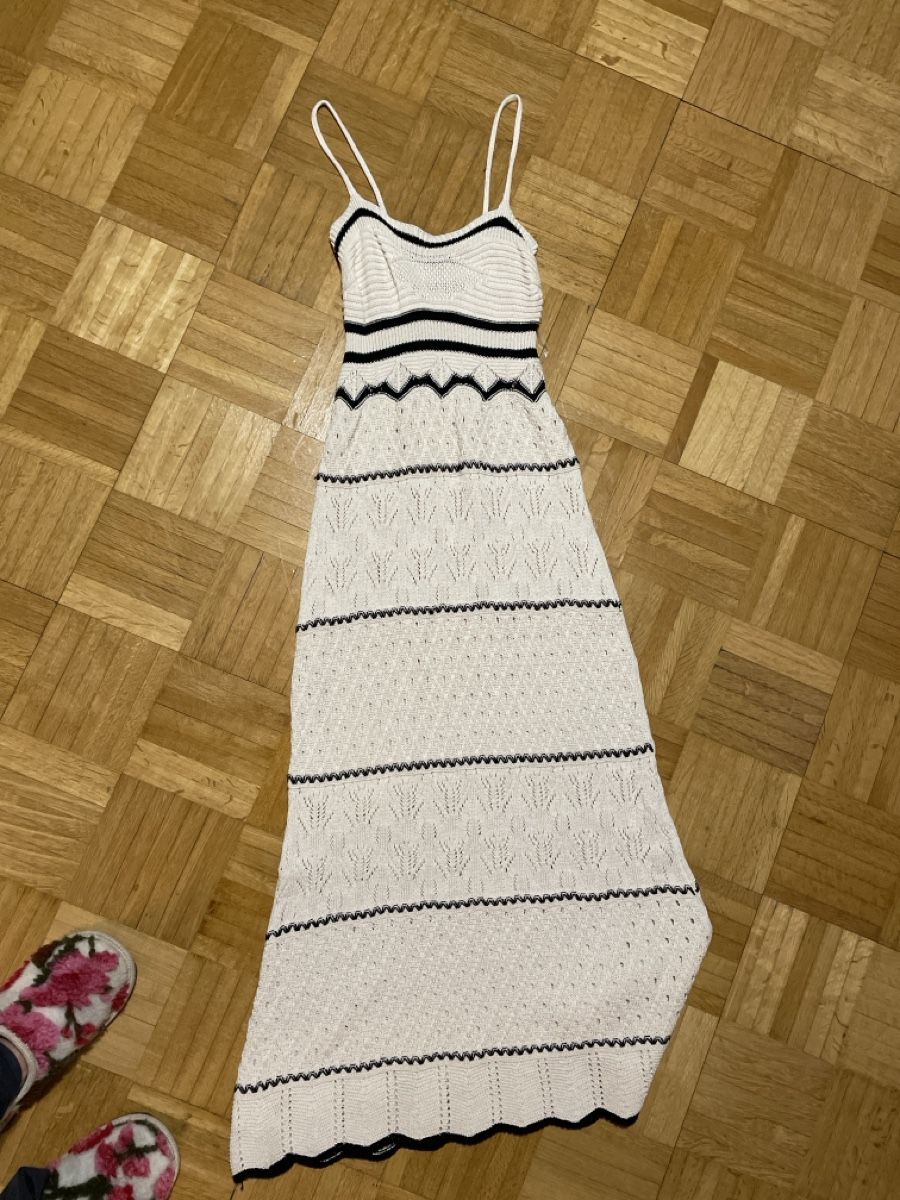 Vestiti: Long Knitted Dress – Nuovo (secondo la descrizione) da Zug venduto da juliechiara