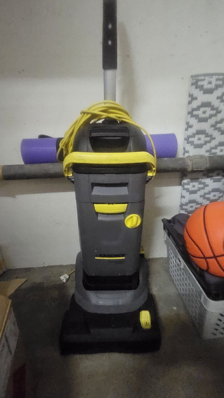 Kärcher Aspirateurs & Accessoires: Karcher Professional BR 30/4 C Floor Scrubber  – Défectueux à Sachseln par laz_65cg 3