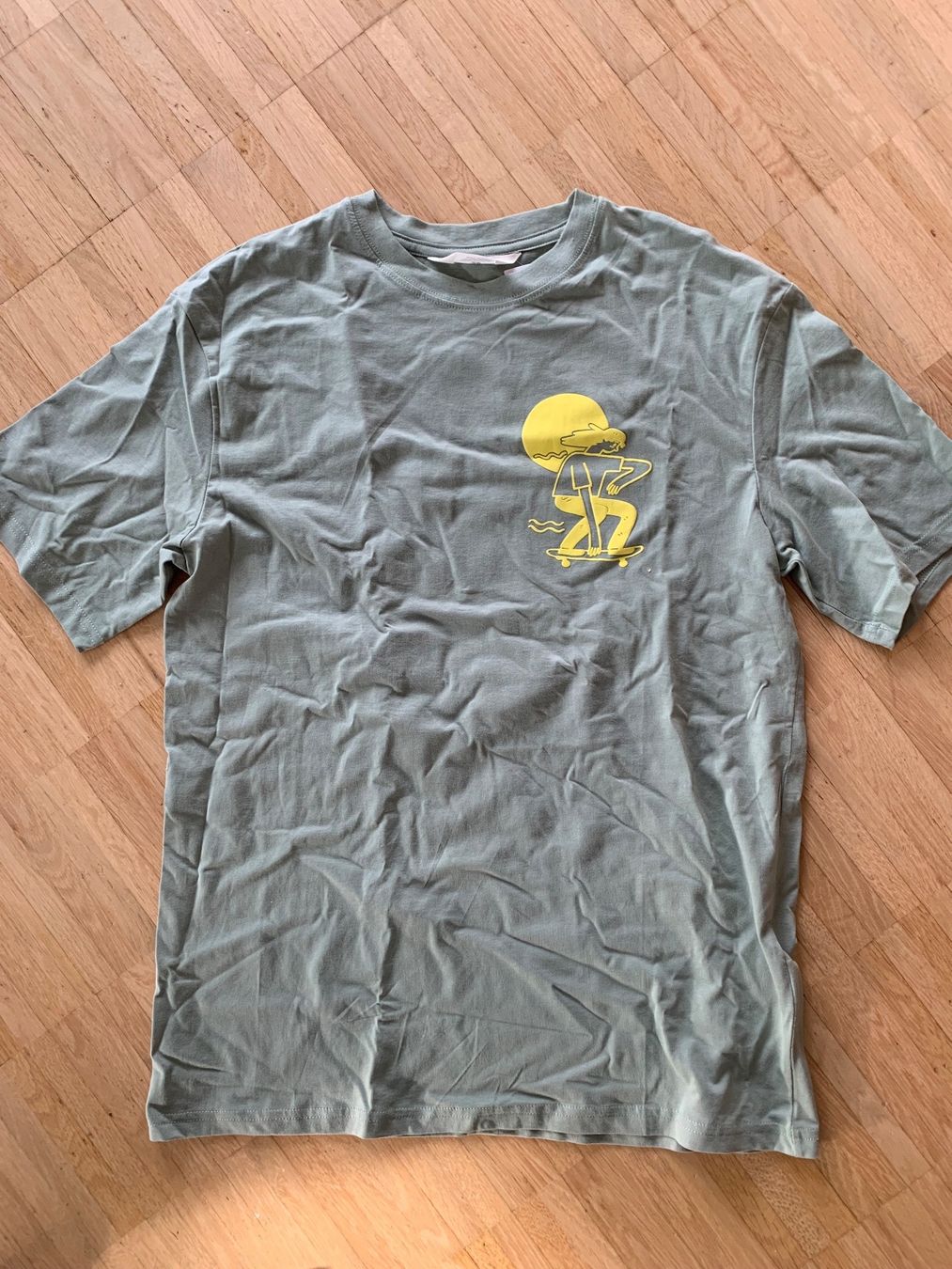 H&M T-shirt: Tshirt Skateboarder H&M 170cm – Nuovo e nell'imballaggio originale da Nyon venduto da Iamher