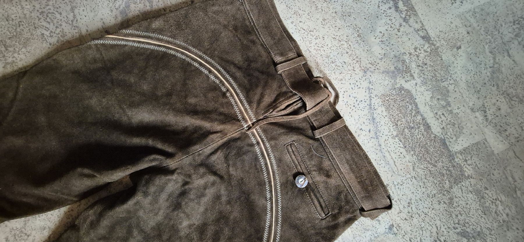 Hosen: Lederhosen – Gebraucht aus näfels von vrenit 2