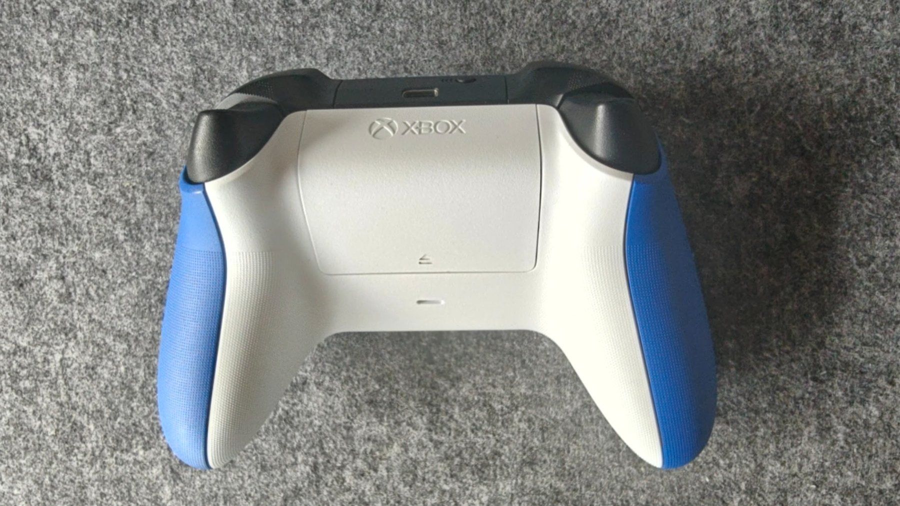 Microsoft Controller: Microsoft Xbox Wireless Controller with original battery! – Gebraucht aus Knonau von scaronni 1