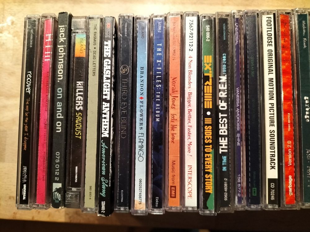 32 CDs (Gebraucht) in Biel / Bienne für CHF 4.9 – mit Lieferung auf ...