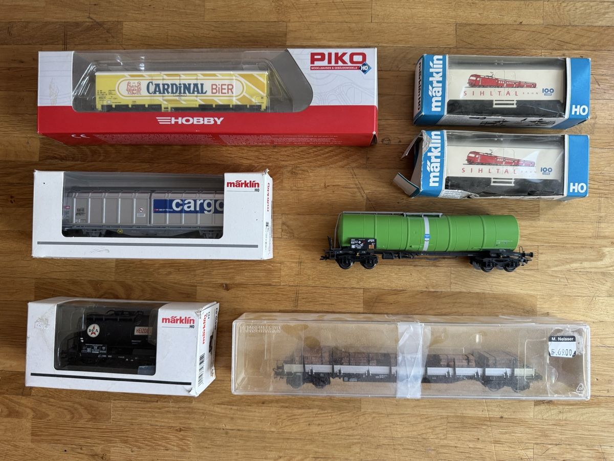 Märklin Modelleisenbahnen: Märklin - Piko - Fleischmann Güterwagen-Konvolut – Gebraucht aus Zürich von Maxim0357