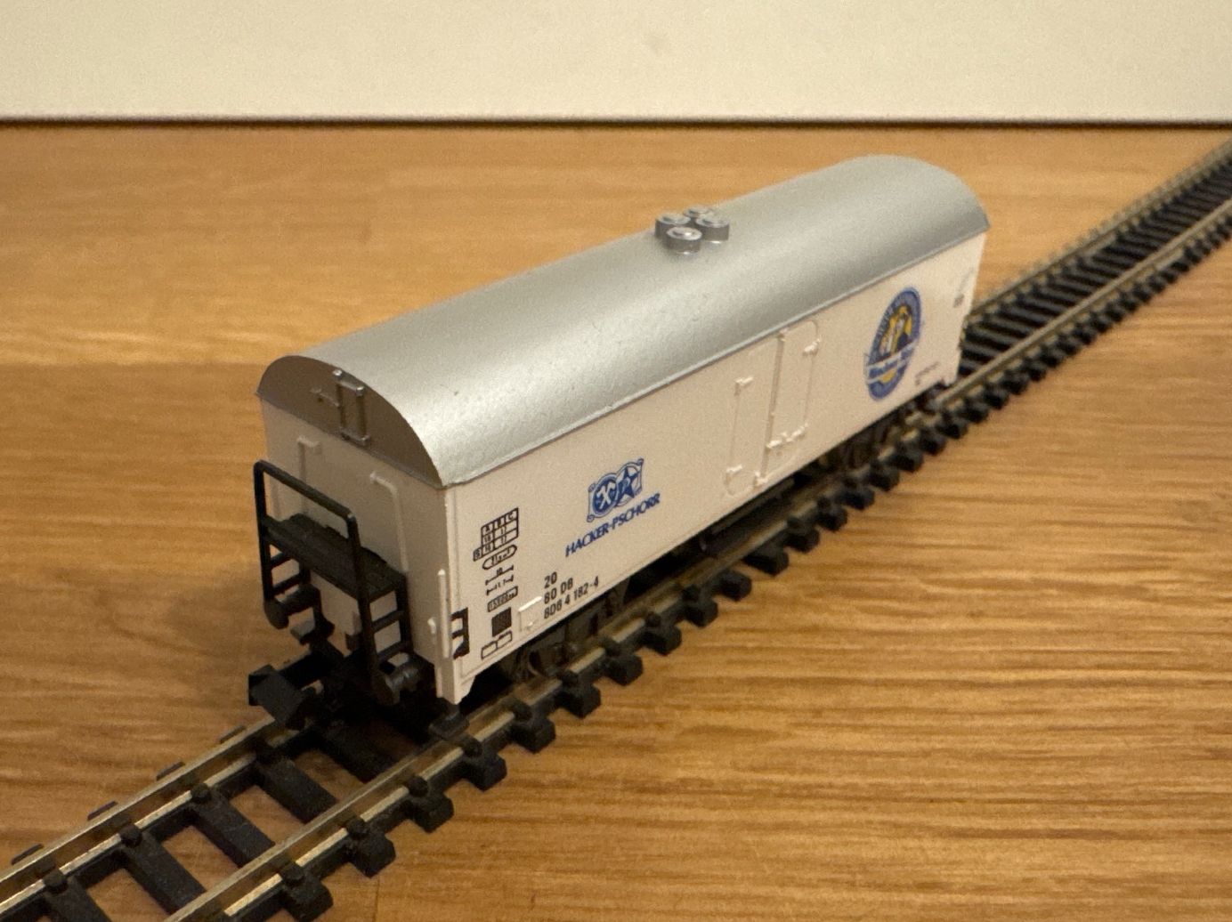 Rivarossi Modellini di ferrovie: Rivarossi Kühlwagen "Münchner Bier" – Usato da Schlierbach venduto da Look8 2