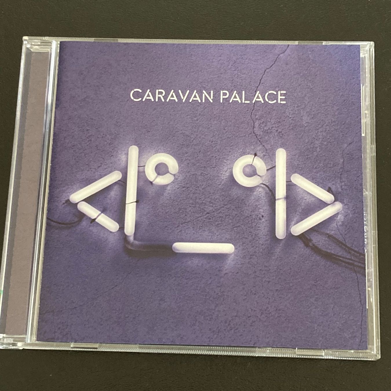 CD: Caravan Palace - <Iº_ºI> | Electro Swing – Usato da Bern venduto da Ntsamina