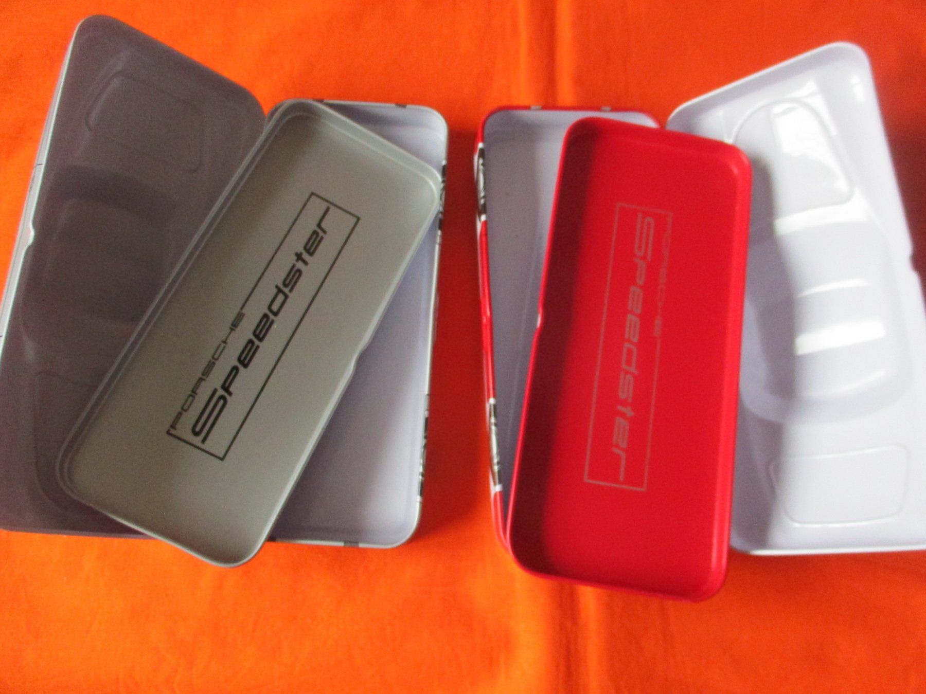 Sonstige Dekorationen & Accessoires: 2 x Blechdose Porsche Speedster – Gebraucht aus Birsfelden von alles-muss-raus 3