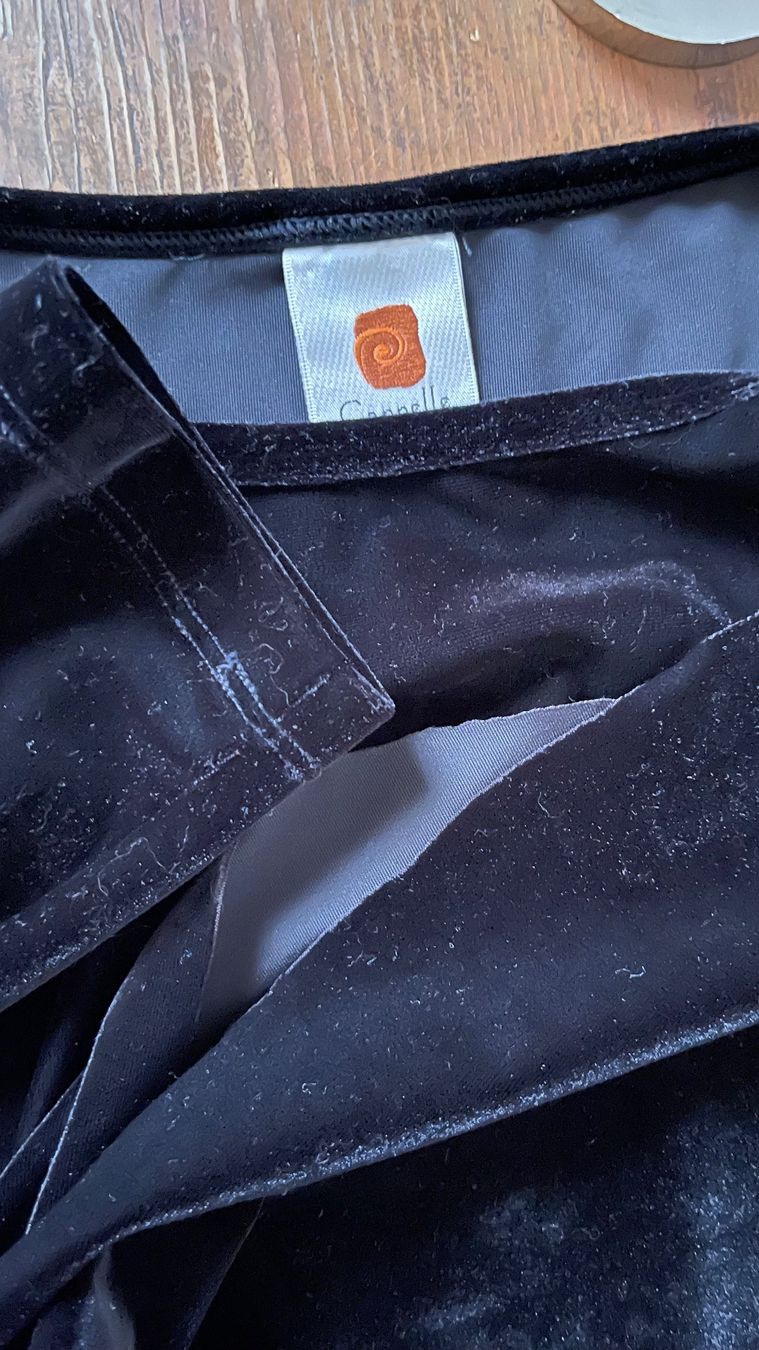 Cos Top: CANNELLE (FR) S M L /NP35CHF Velours Elastane Samt – Nuovo (secondo la descrizione) da Kölliken venduto da Prscoo 3